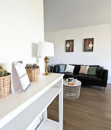 La Brise Du Clos , Grand 3 Pièces, Piscine&tennis